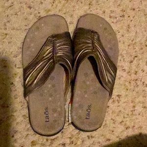 Brand new TAOS sandals gold shimmer